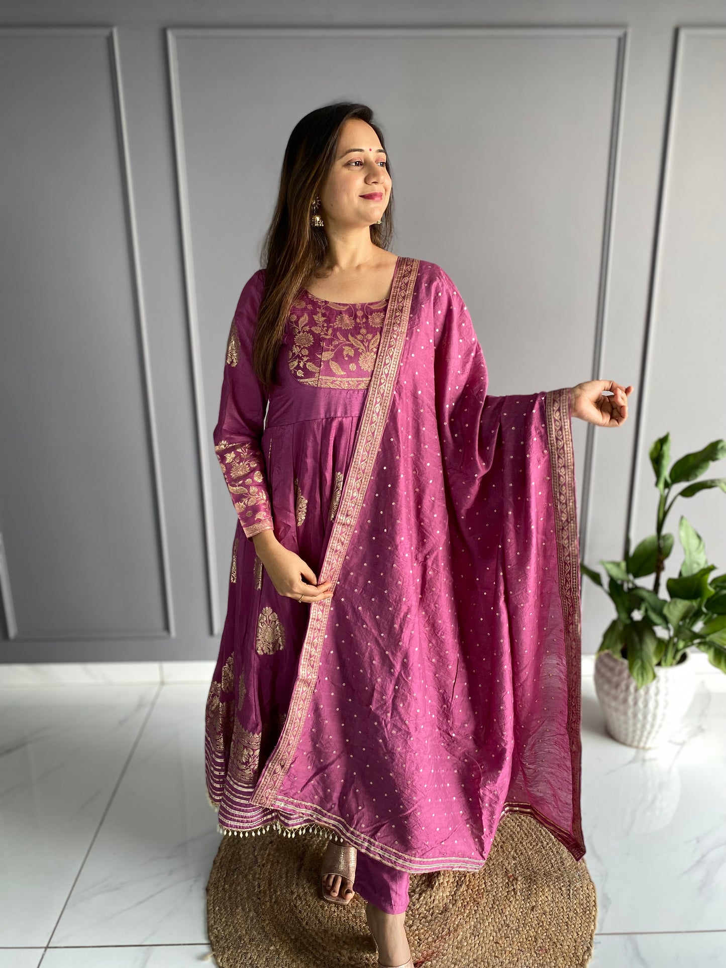 Mavue Anarkali Suit Set